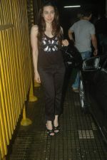 Karisma Kapoor at Bodyguard special screening in Ketnav, Mumbai on 28th Aug 2011 (5).JPG